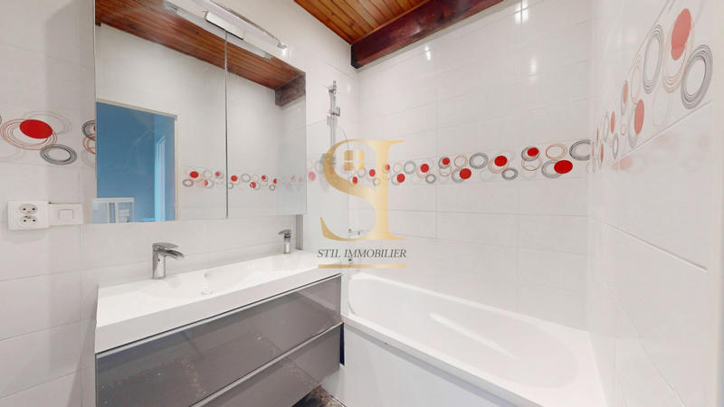 Appartement - 92 m² - 5 pièces