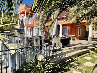 Villa - 430 m² - 12 pièces