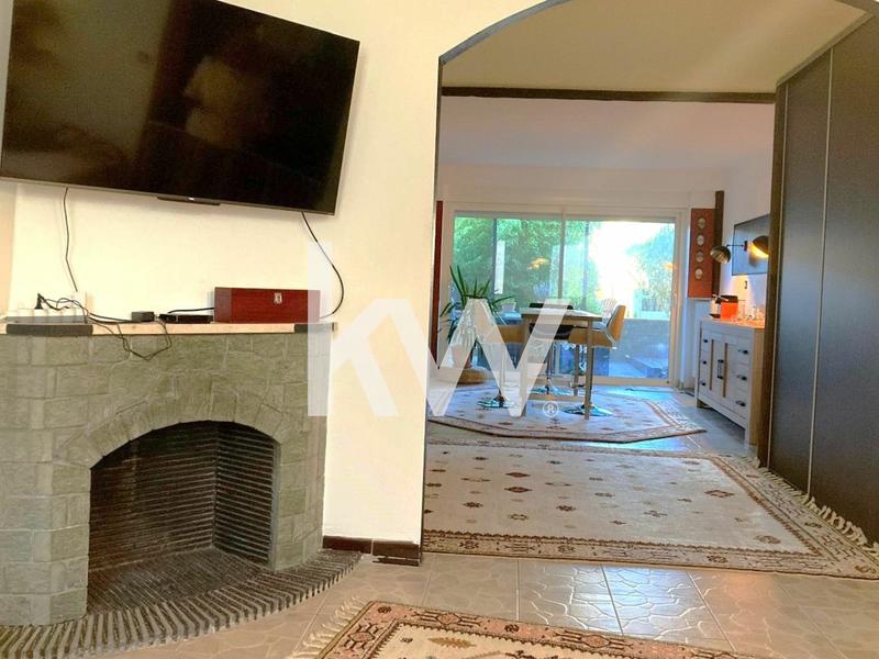 Maison - 260 m² - 6 pièces