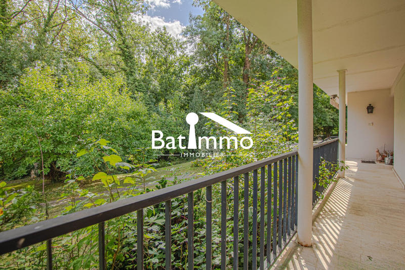 Maison traditionnelle - 134 m² - 6 pièces