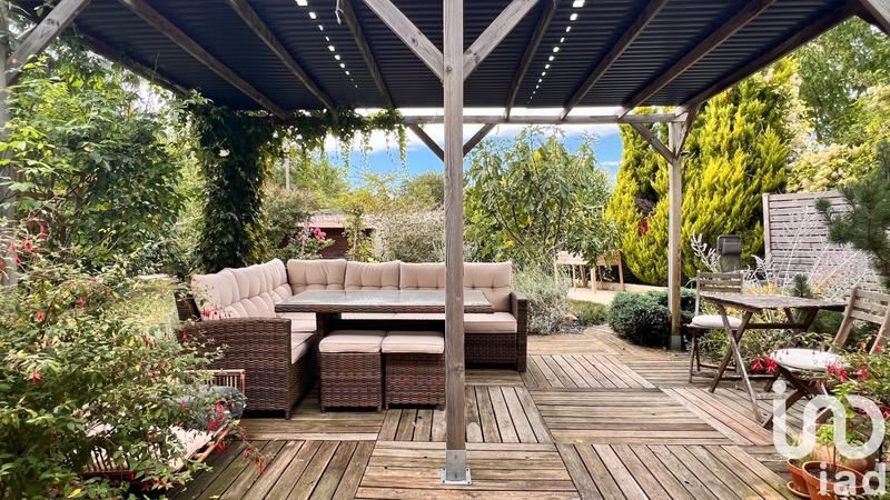 Maison - 240 m² - 8 pièces