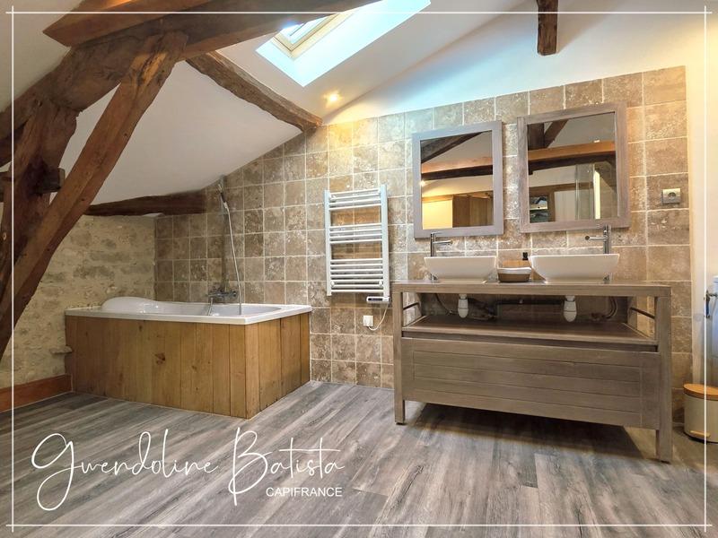 Propriété - 415 m² - 15 pièces