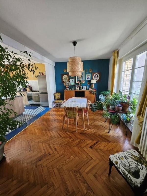 Maison - 210 m² - 5 pièces