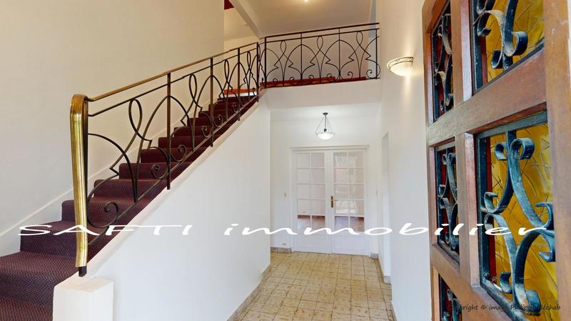 Maison - 198 m² - 6 pièces