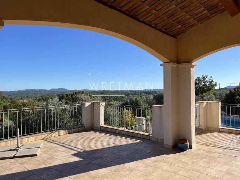 Villa - 200 m² - 5 pièces