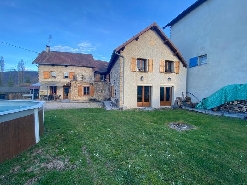 Maison - 260 m² - 5 pièces