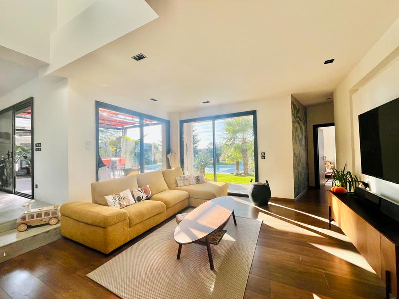 Maison - 179 m² - 6 pièces