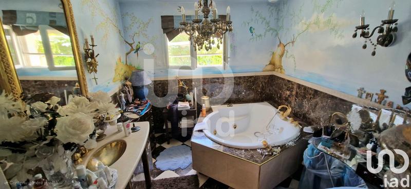 Maison - 205 m² - 6 pièces