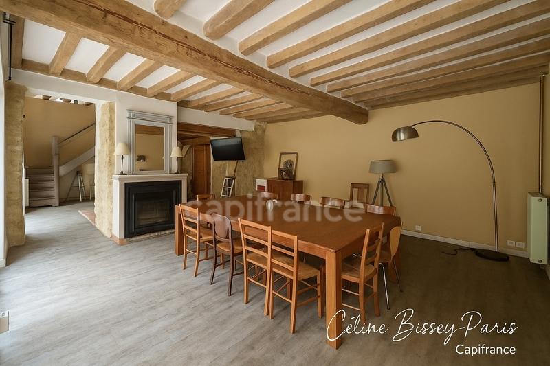 Maison - 256 m² - 6 pièces