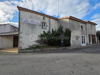 Maison - 300 m² - 5 pièces