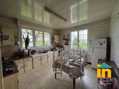 Maison de ville - 102 m² - 6 pièces