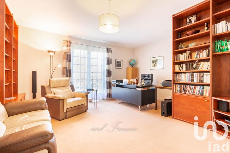 Maison - 246 m² - 9 pièces