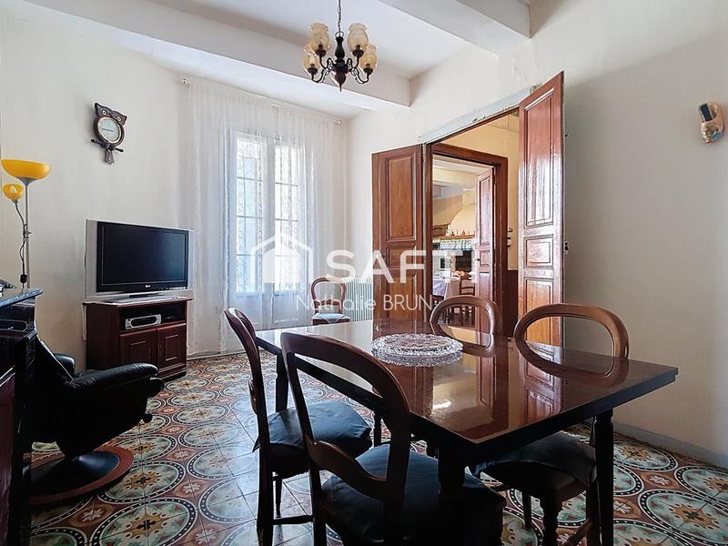 Maison - 240 m² - 5 pièces