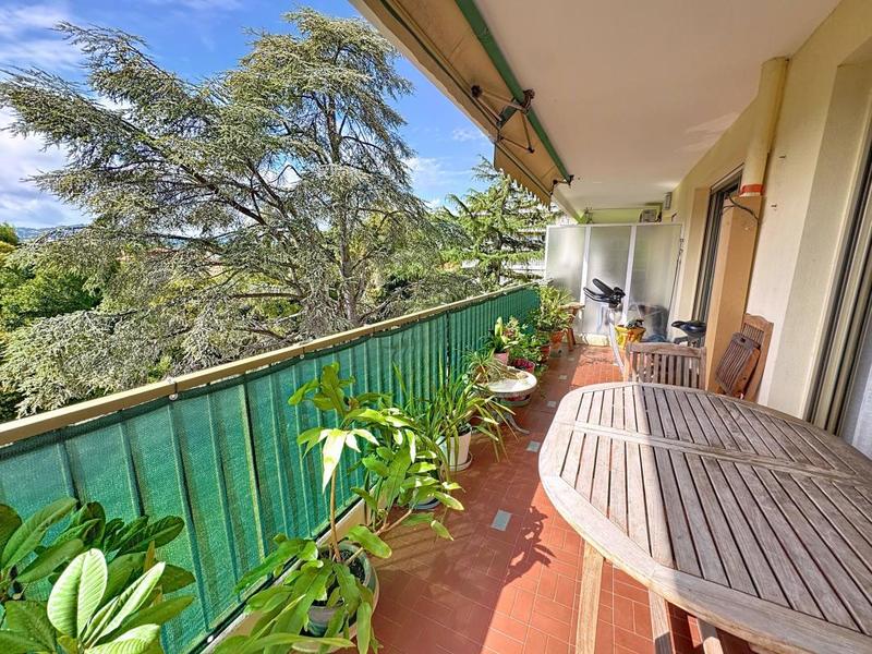 Appartement - 75 m² - 3 pièces