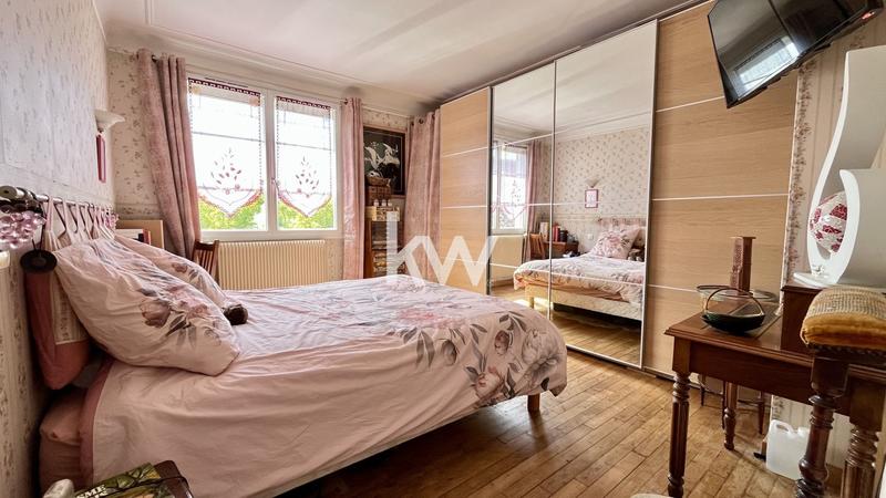 Maison - 95 m² - 5 pièces