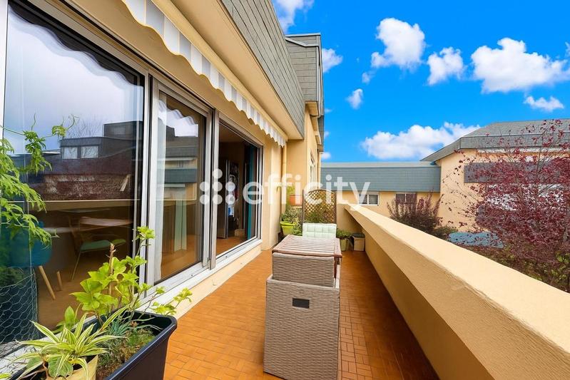 Appartement - 90 m² - 4 pièces