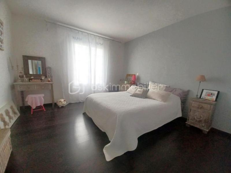 Maison - 225 m² - 7 pièces