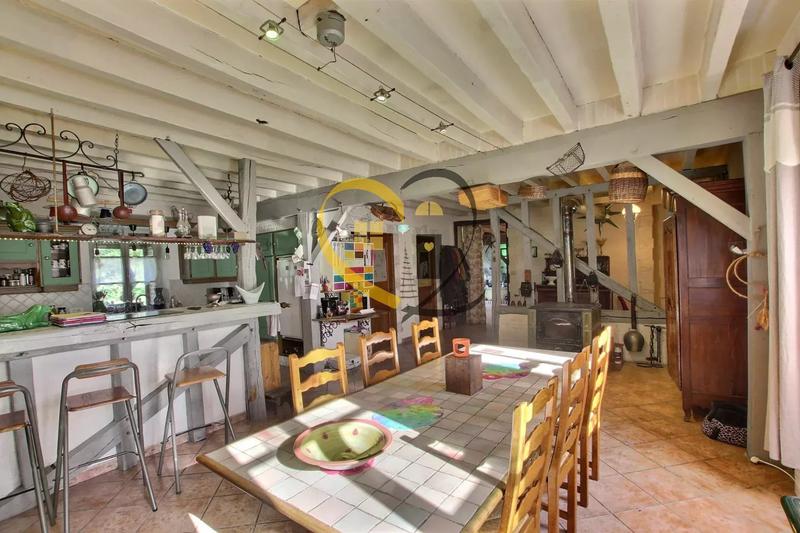 Propriété - 365 m² - 12 pièces