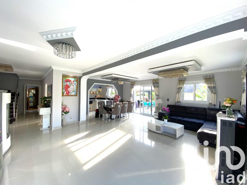 Maison - 325 m² - 10 pièces