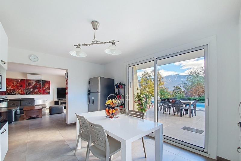 Maison - 220 m² - 7 pièces