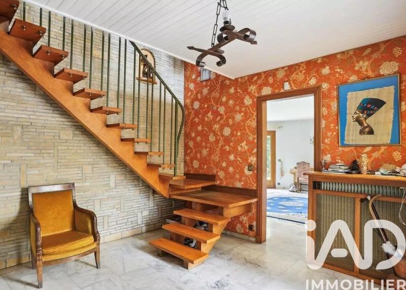 Maison - 251 m² - 9 pièces