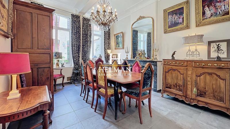 Maison - 231 m² - 8 pièces