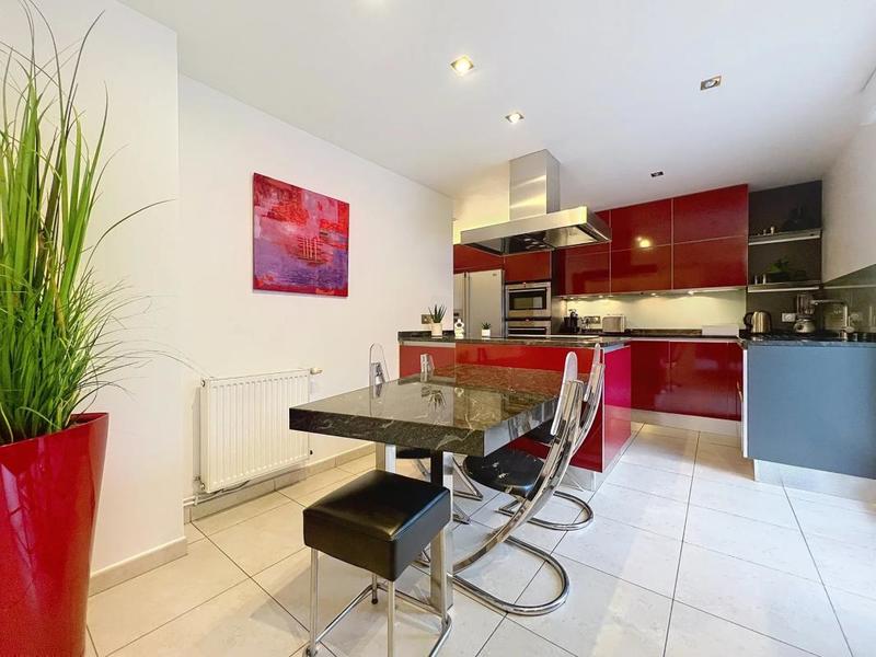 Villa - 212 m² - 8 pièces