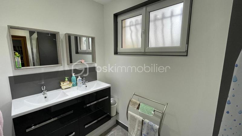 Propriété - 114 m² - 6 pièces