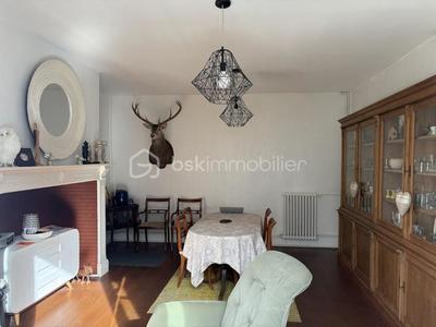 Propriété - 276 m² - 7 pièces