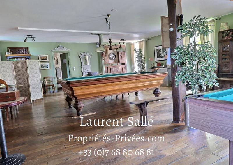 Moulin - 621 m² - 16 pièces