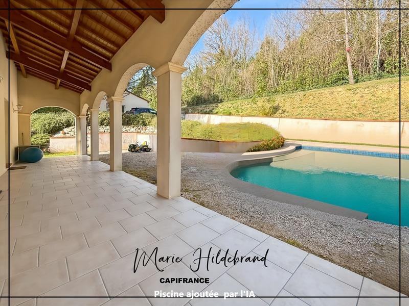 Maison - 235 m² - 7 pièces