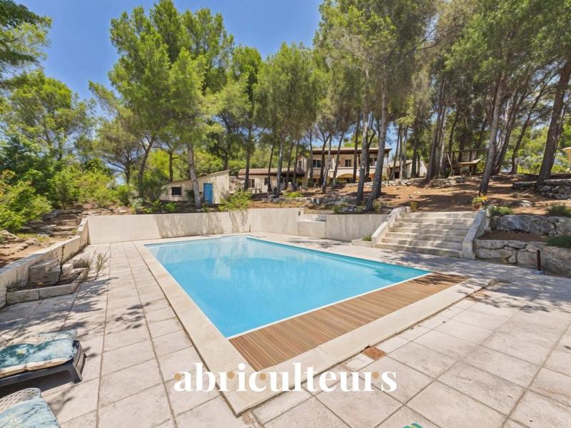 Maison ancienne - 256 m² - 8 pièces