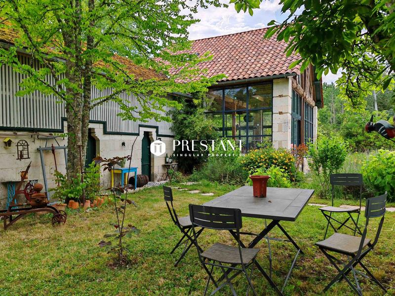 Demeure - 524 m² - 13 pièces