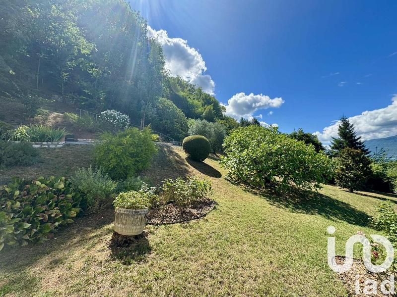 Maison - 257 m² - 9 pièces