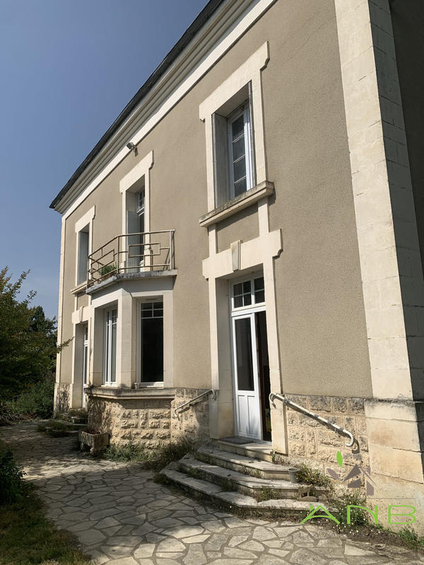 Maison - 250 m² - 13 pièces