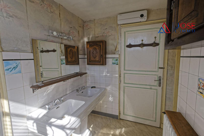 Maison - 195 m² - 7 pièces