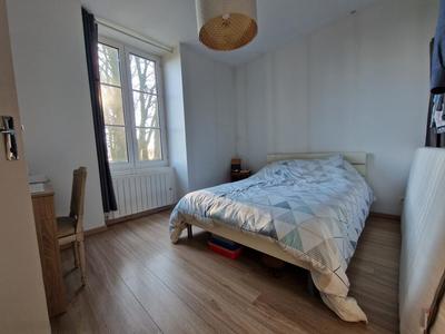 Appartement ancien - 76 m² - 4 pièces