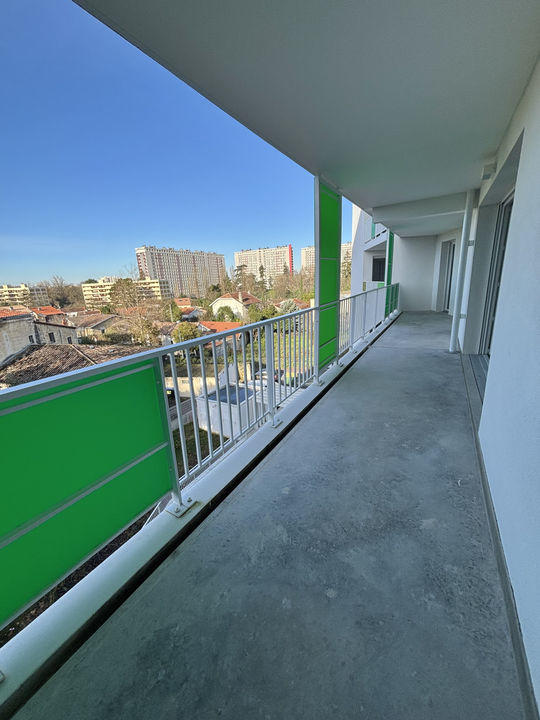 Appartement - 84 m² - 4 pièces