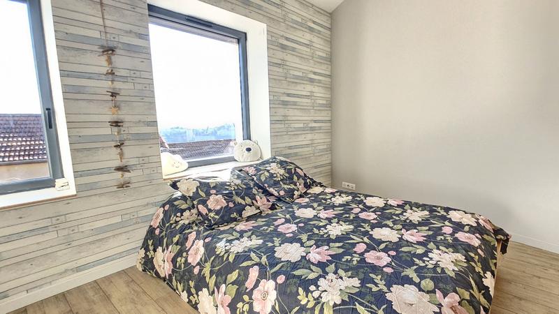 Maison - 203 m² - 9 pièces