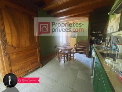 Maison - 216 m² - 6 pièces