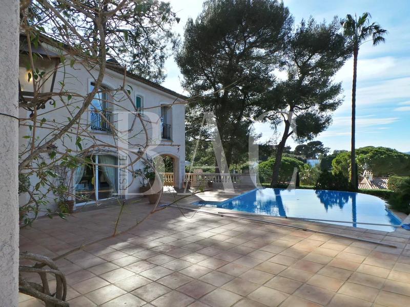 Villa - 420 m² - 14 pièces