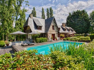 Maison - 222 m² - 9 pièces