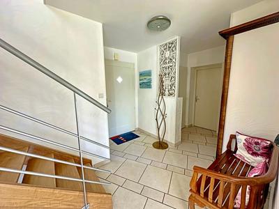 Villa - 241 m² - 8 pièces