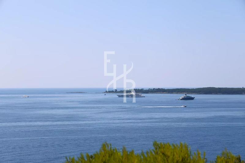 Appartement - 180 m² - 3 pièces