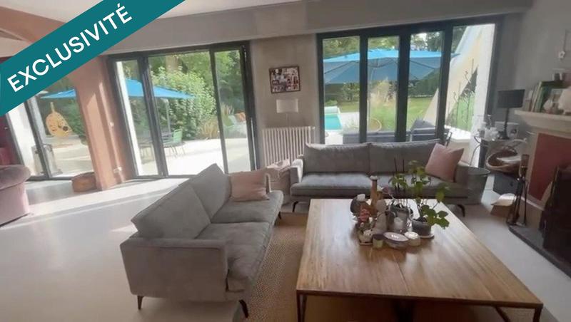 Maison - 320 m² - 9 pièces