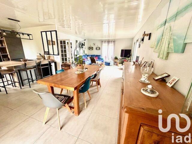 Maison - 98 m² - 4 pièces