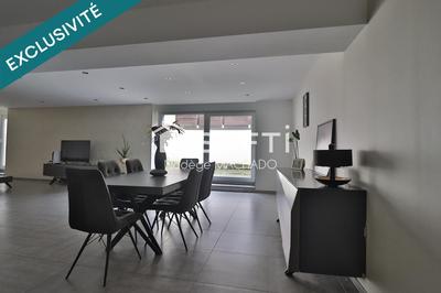 Maison - 219 m² - 9 pièces