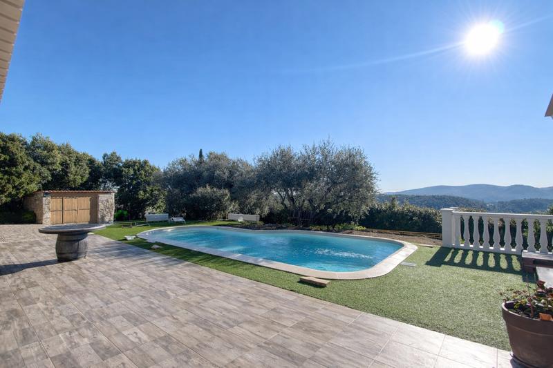 Maison - 208 m² - 5 pièces