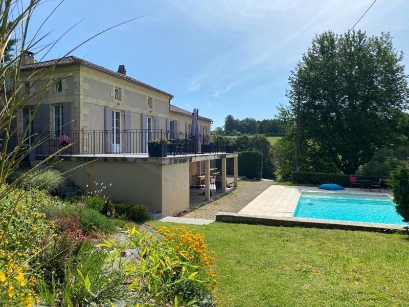 Villa - 440 m² - 9 pièces