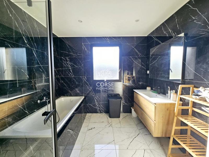 Villa - 136 m² - 5 pièces